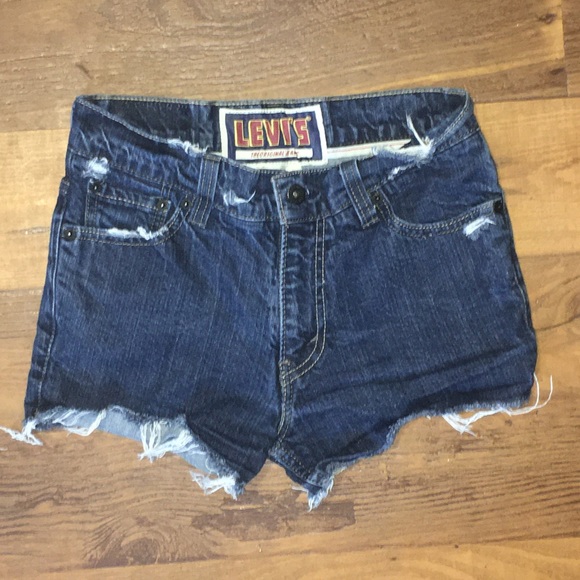 LEVI’S dark blue DENIM distress shorts@2 - Picture 2 of 8